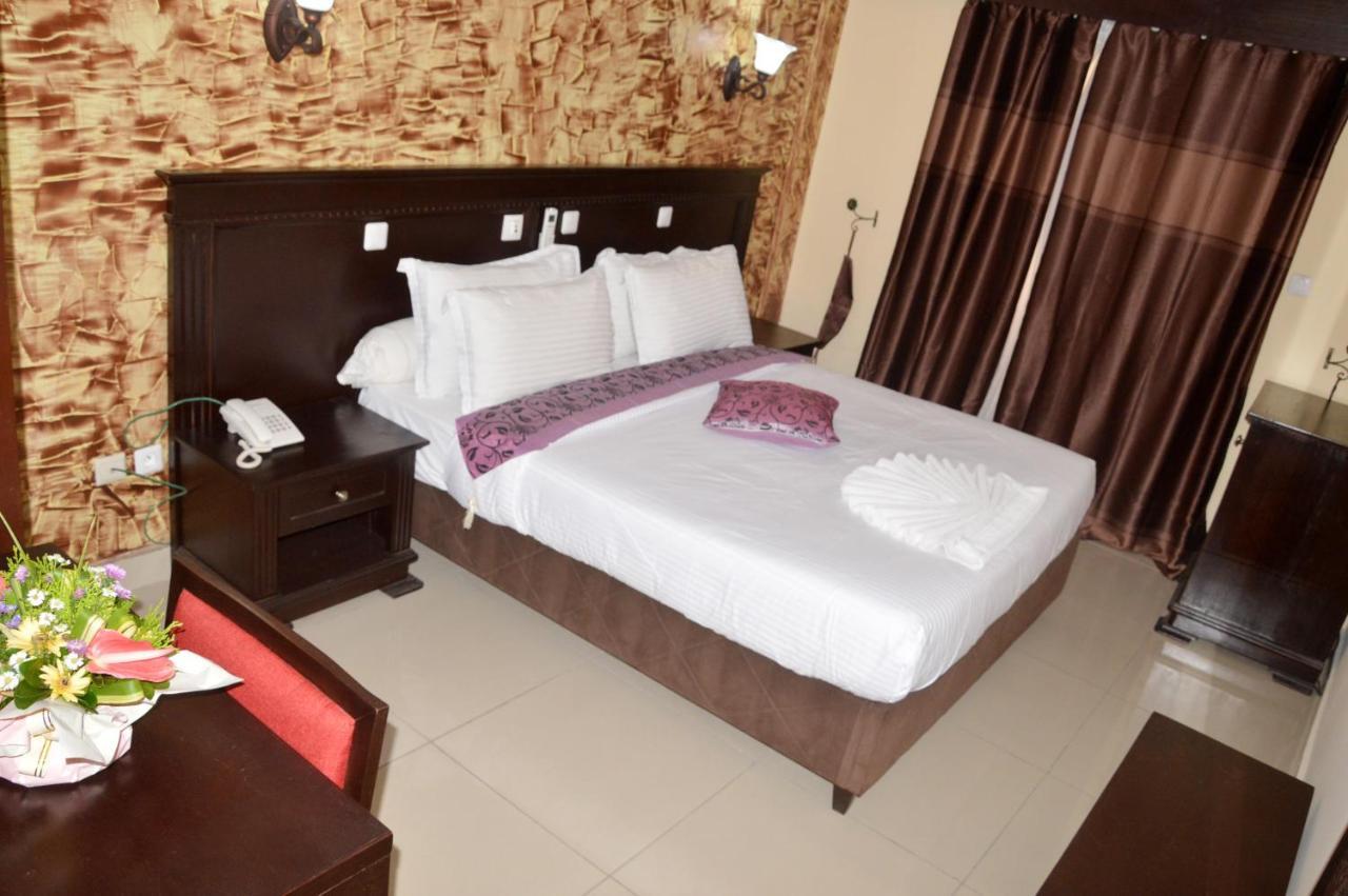 Hotel Vallee Des Princes Douala Luaran gambar