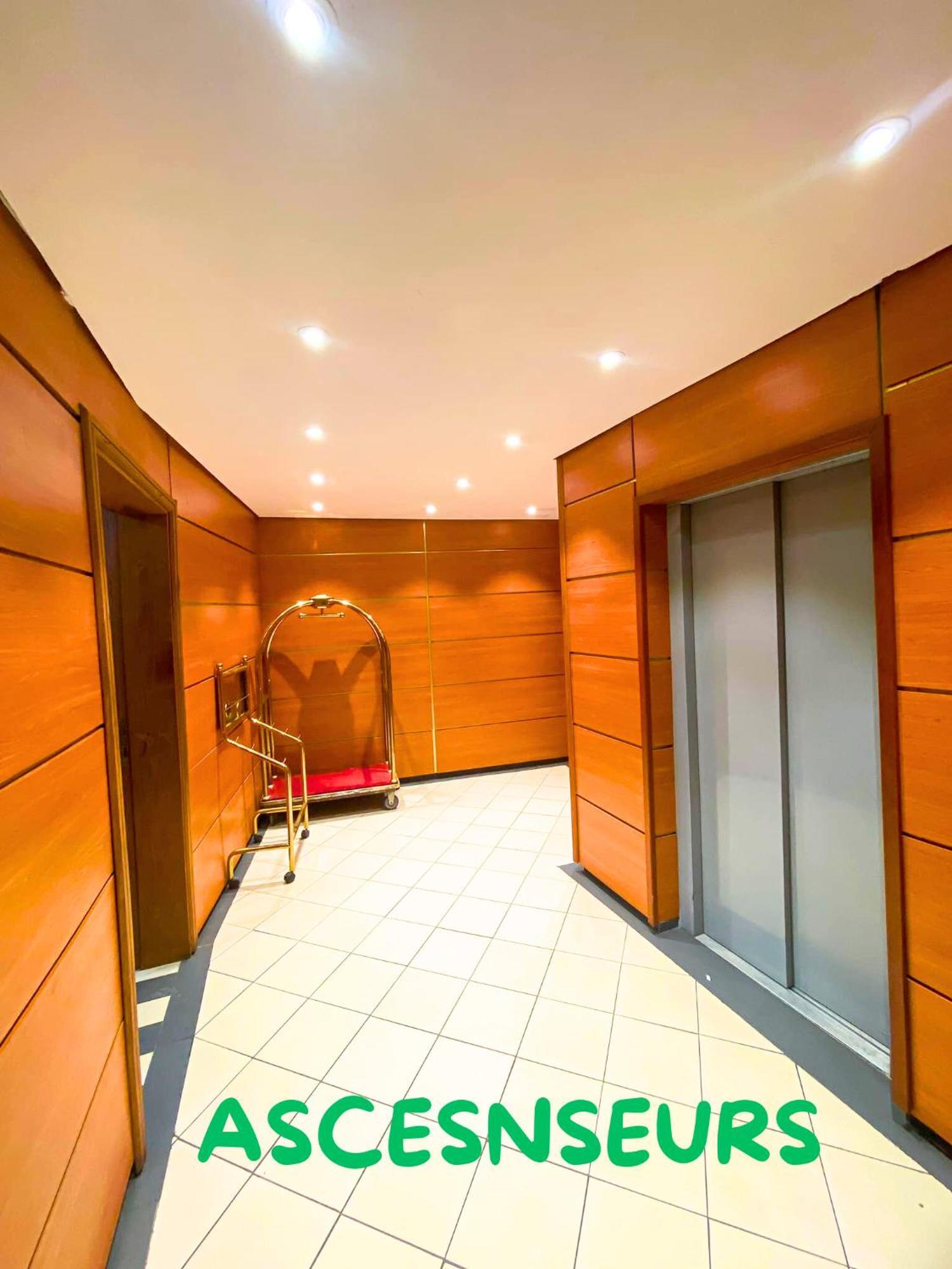 Hotel Vallee Des Princes Douala Luaran gambar